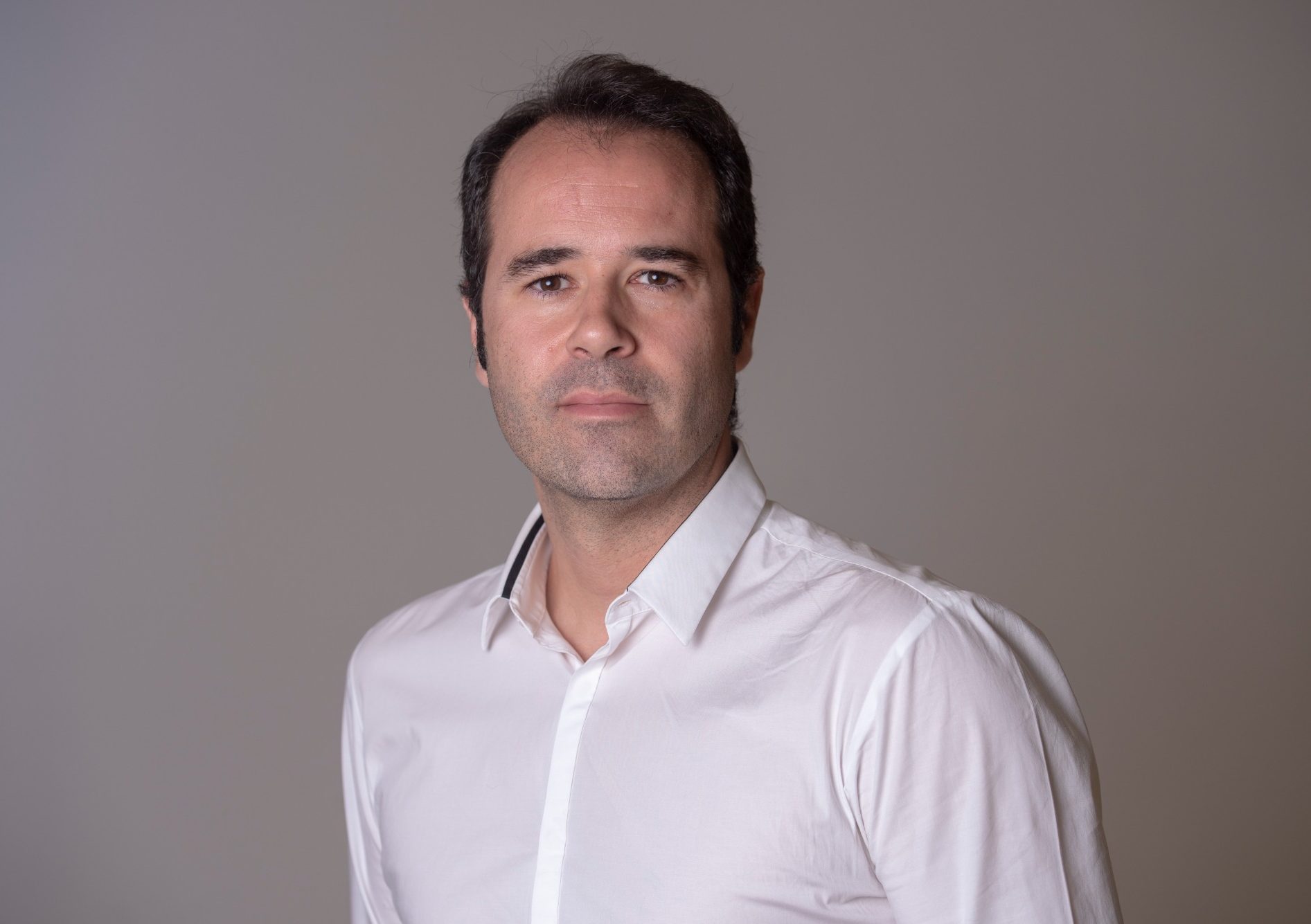 Javier Chicote, periodista de investigación, disponible para conferencias y eventos con Medinas Management Javier Chicote, periodista de investigación, disponible para conferencias y eventos con Medinas Management